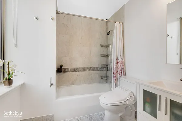Rented by Sotheby's International Realty | media 17