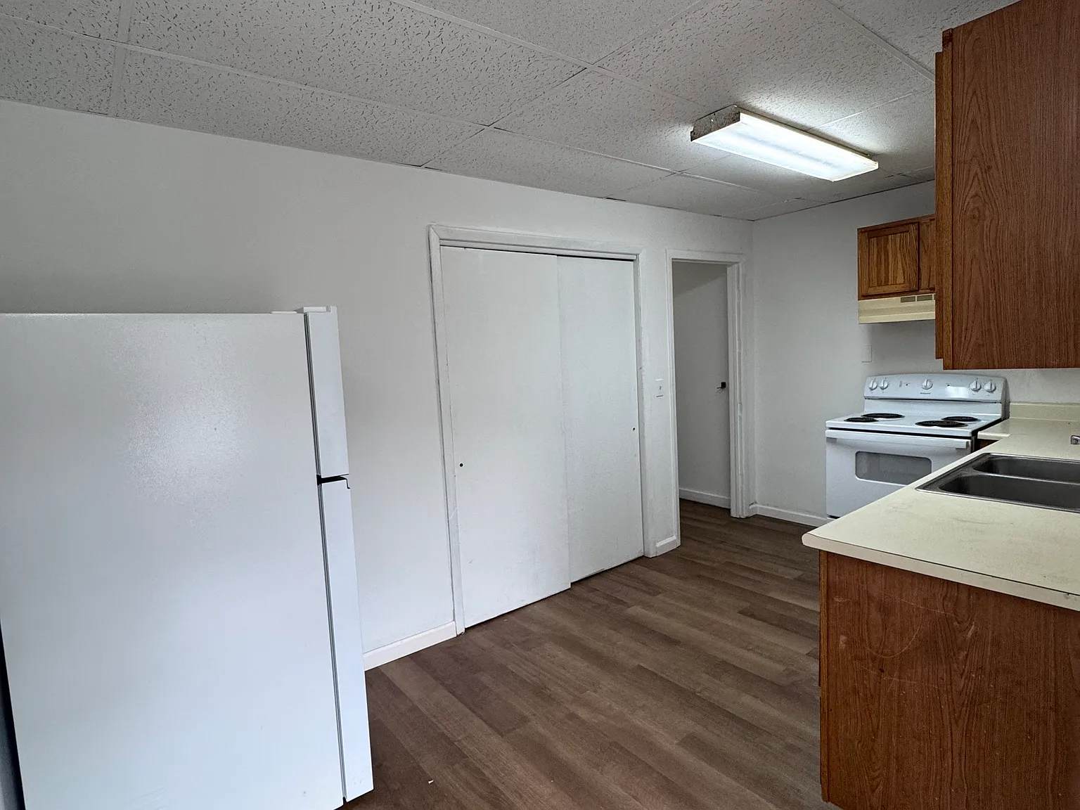 3 bed, 2000 sqft, $1,650 — Photo 4