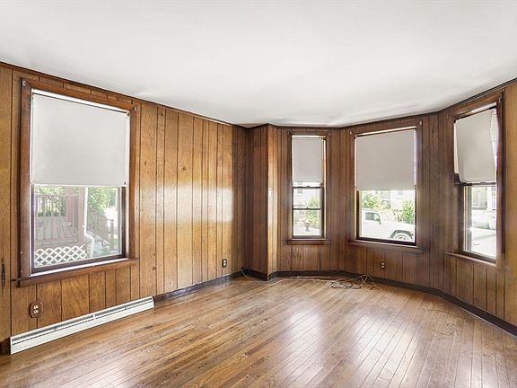 3rd image of 25 Bradbury St