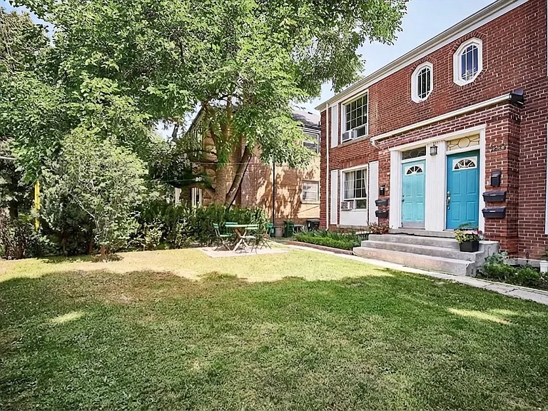 380 Davenport Rd #5 — Photo 9
