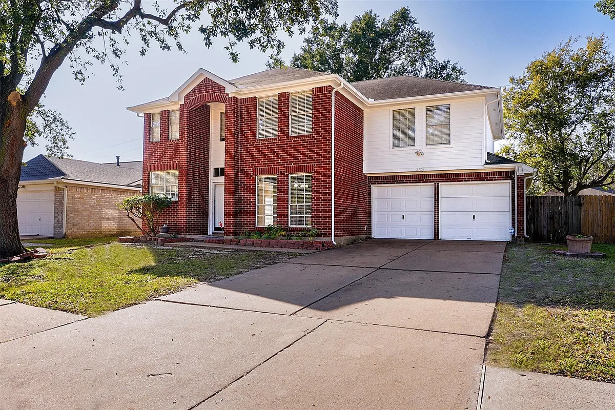 Building Photo - 2103 Charlton House Ln