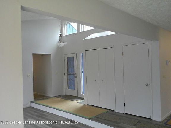 4th image of 1818 Briarwood Dr