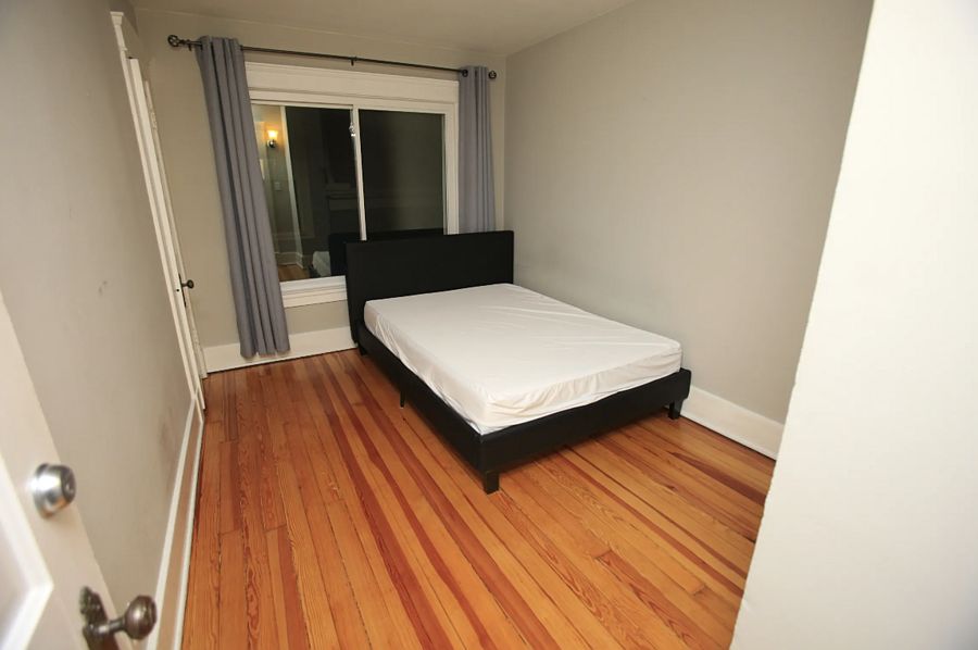 1st image of 907 Sybil St House Ann