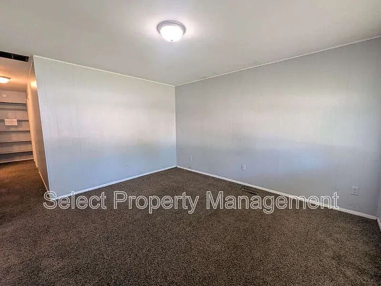 5425 Webster St — Photo 3