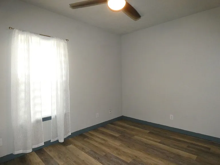 501 E Burgess Rd #D4 — Photo 12