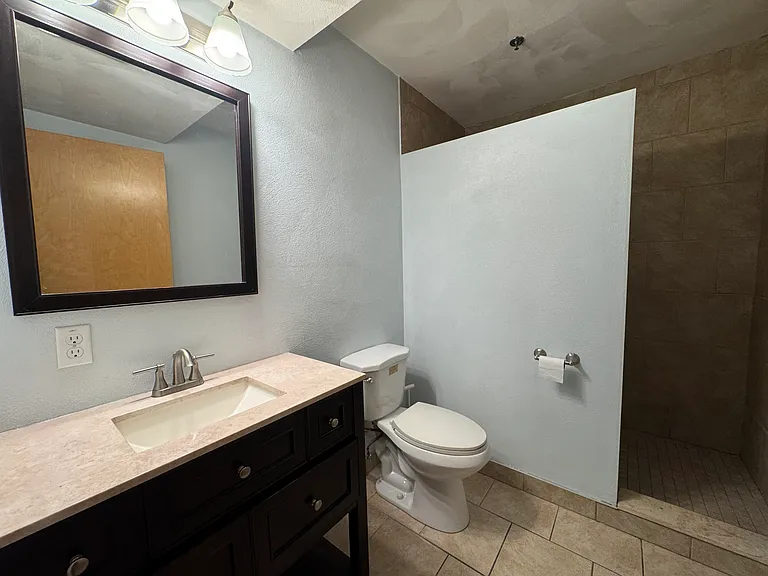135 Washington St — Photo 8