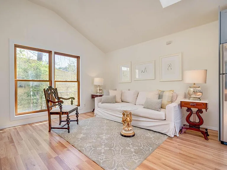 1607 Woodlawn Blvd #GUEST — Photo 2