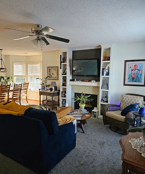 131 Wellsboro Ct — Photo 2