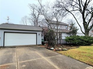 749 Dahlia Cir, Barberton, OH