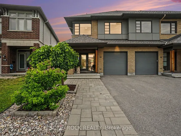 114 Larimar Cir, Ottawa, ON K1X 0B7