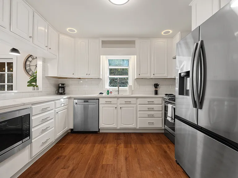 82 Vanessa Dr SE — Photo 6