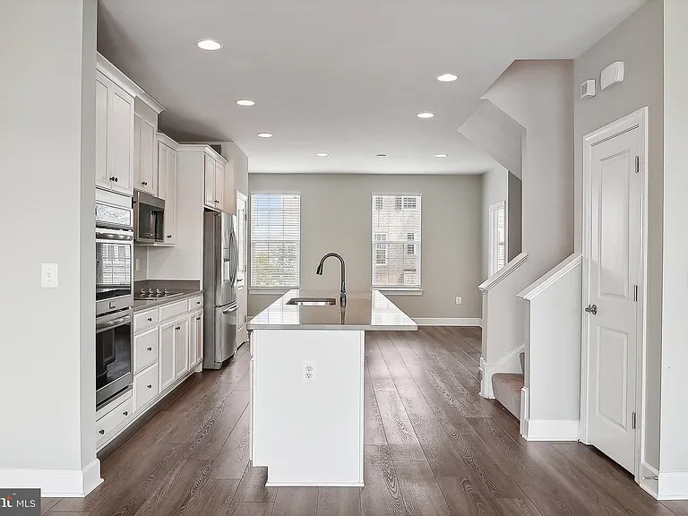 13827 Litespeed Way — Photo 7