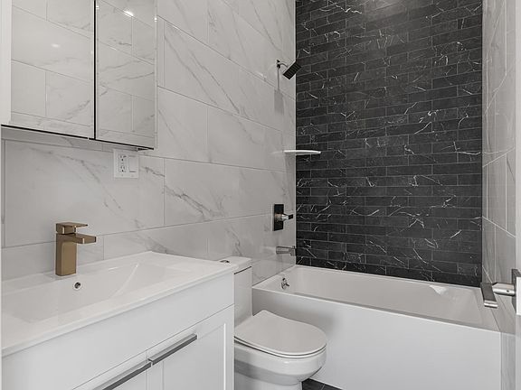 5th image of 152 Putnam Ave APT 3