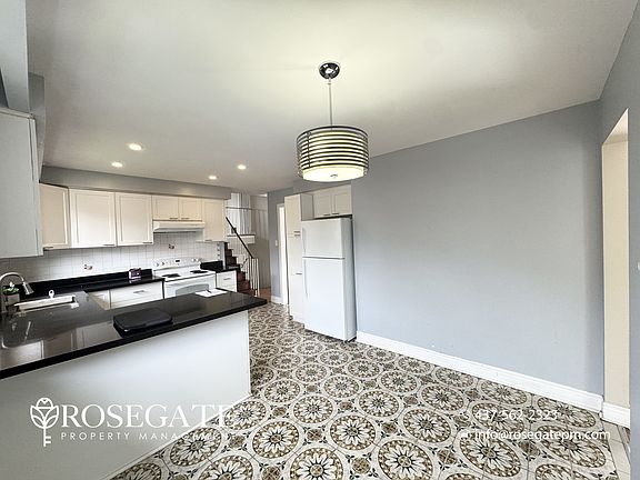 4th image of 11 Roseville Dr #1