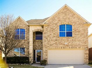 513 Fairbrook Ln, Fort Worth, TX 76140