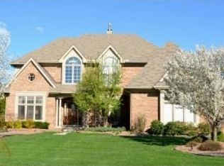 18292 Westchester Dr, Livonia, MI 48152