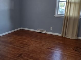 3235 W 16th St, Davenport, IA 52804