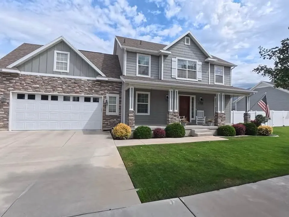 2316 W 440 S