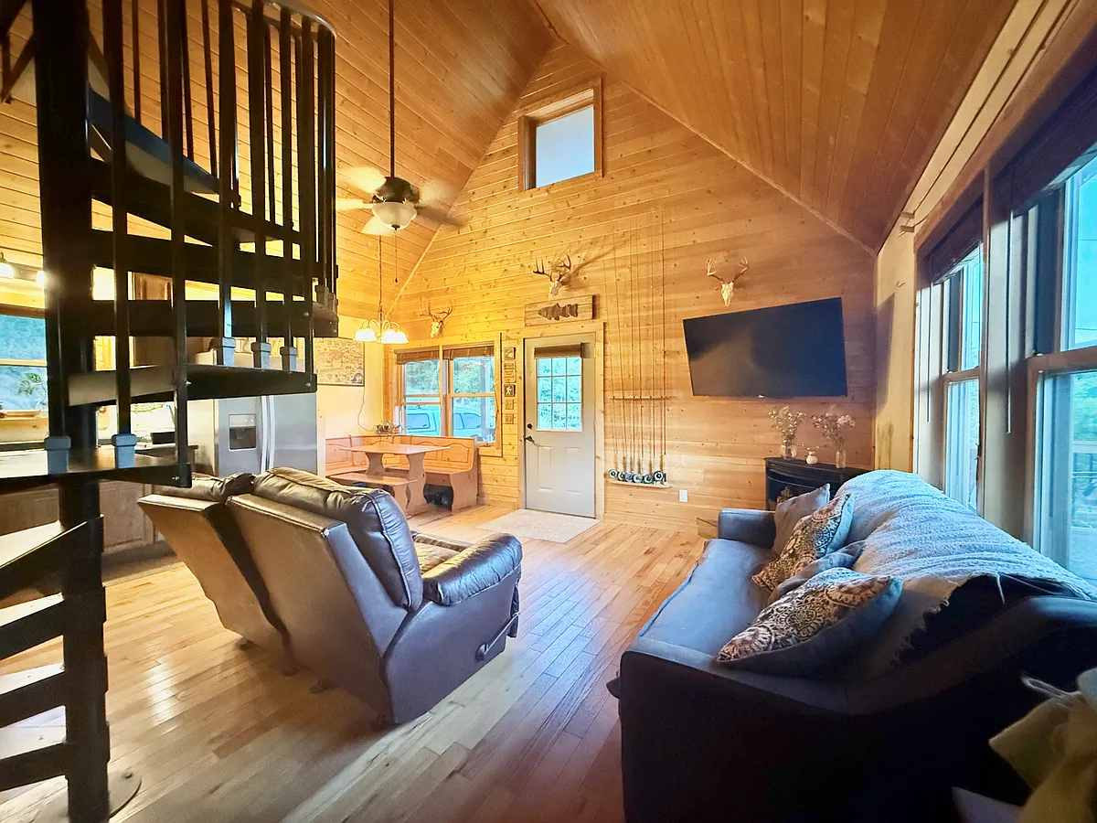 Building Photo - Tall Timber Ln