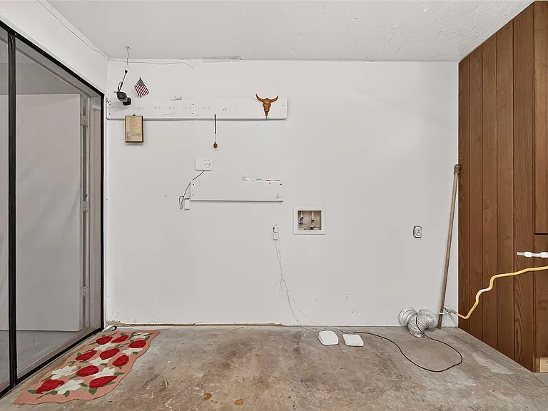 10031 Prospect Hill Dr — Photo 14
