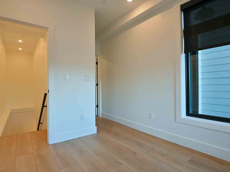 2641 4th St NE #1 — Photo 13