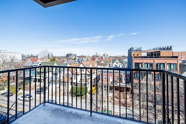 Rented by MNS | media 10