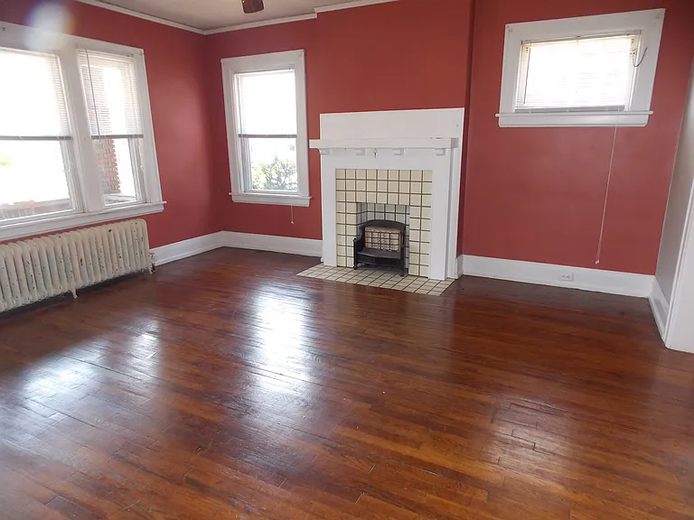 819 Cherry St — Photo 2