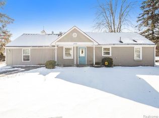 1250 Hartwig Dr, Troy, MI