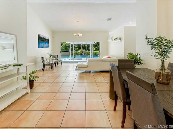 3rd image of 20001 Cutler Ct