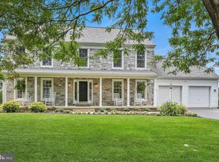 9 Field Ln, Lititz, PA 17543