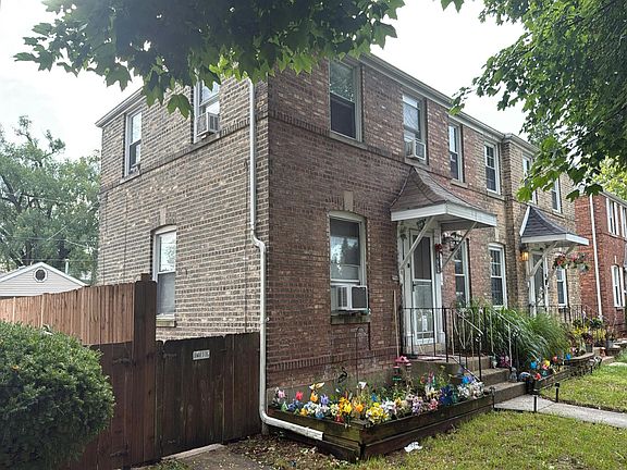 3rd image of 3735 S 57th Ct