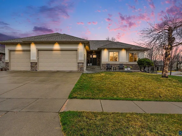 8216 S Copper Ridge Rd, Sioux Falls, SD 57108
