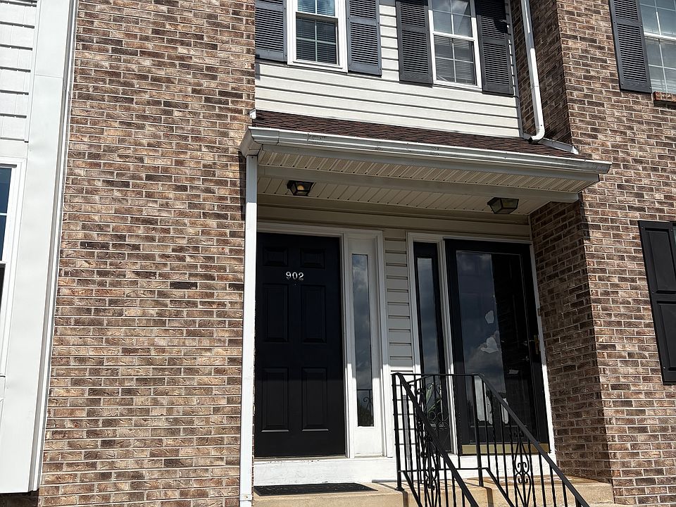 1st image of 902 8th St