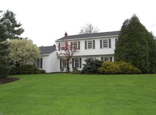 2466 Cambridge Dr, Hudson, OH