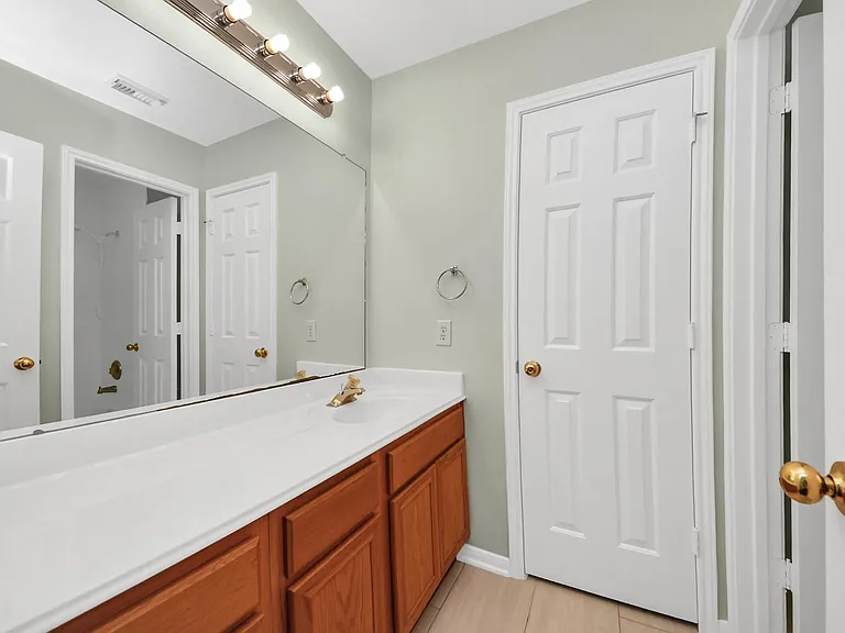1103 Lake Shore Dr — Photo 22
