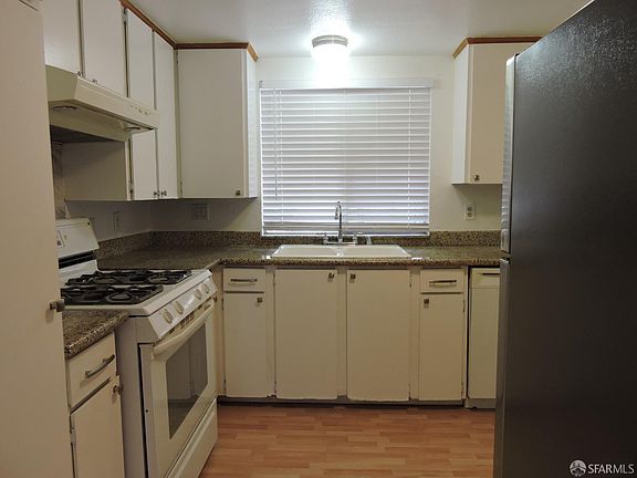 5th image of 2728 Meath Dr