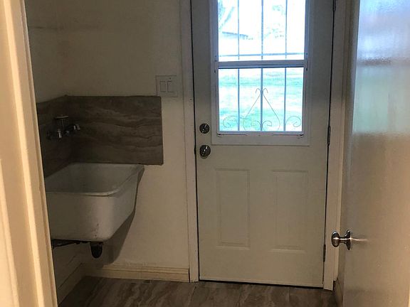 4th image of 2039 S Helen Ave