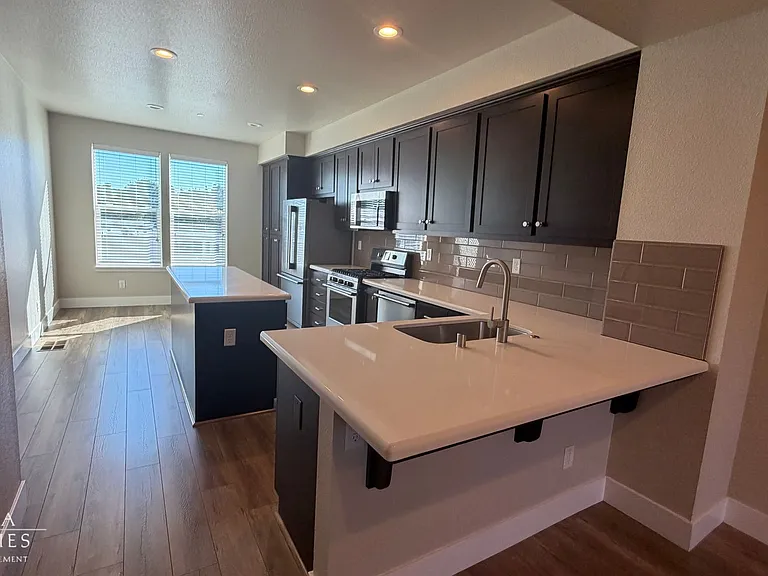 425 Kylie Ln — Photo 9