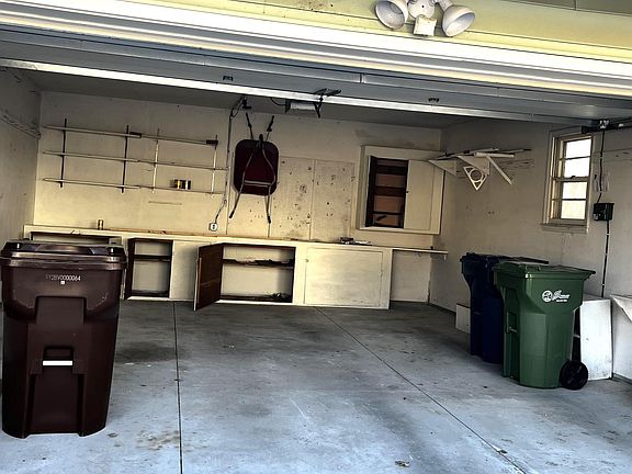 3rd image of 402 Lorraine Dr