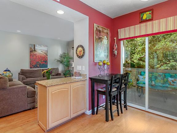 5th image of 268 Blue Bonnet Ln #223