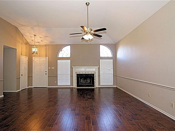 4th image of 2500 Brown Dr