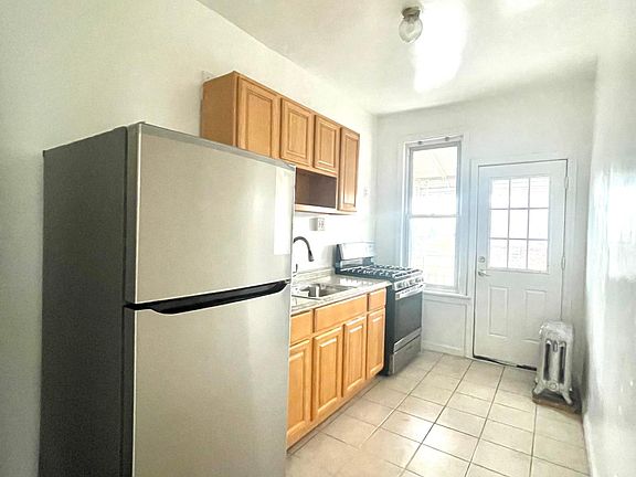 3rd image of 2118 Lafayette Ave APT 1