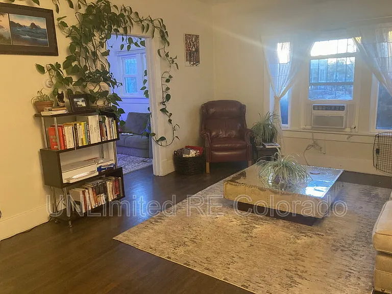 410 Comanche St — Photo 8