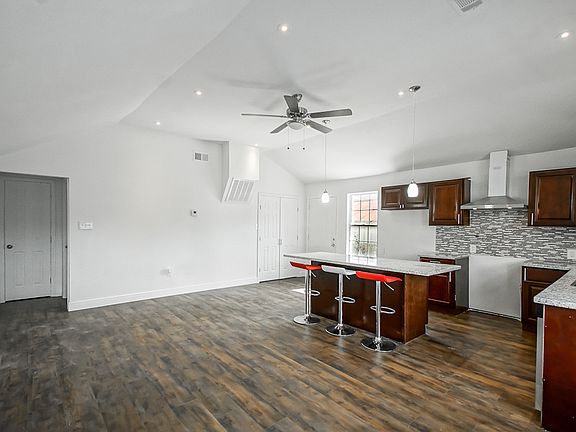 4th image of 242 Clayton Dr