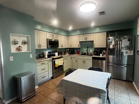 4th image of 241 Timberway Dr
