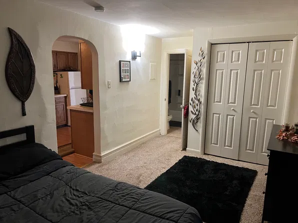 2496 Main St APT 3N, Northampton, PA 18067