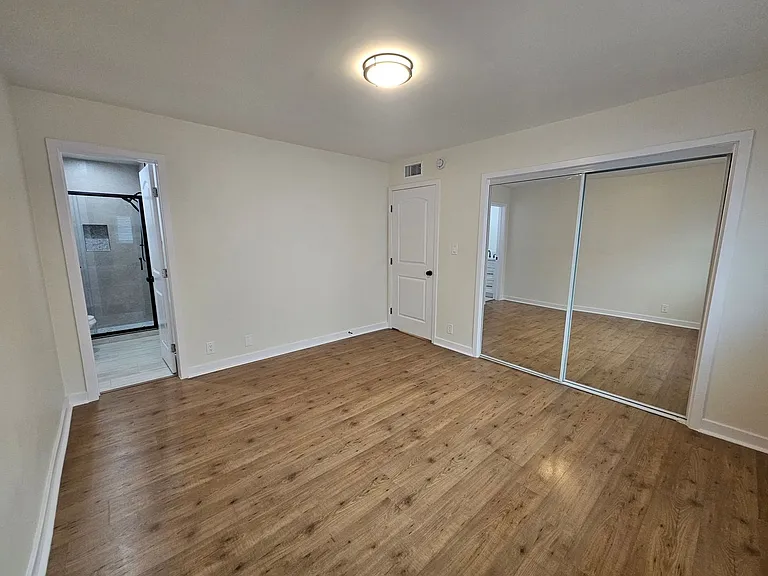 561 East Orange Grove Avenue — Photo 11