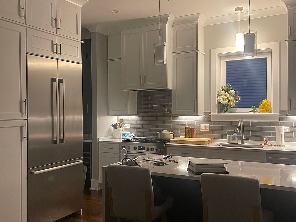 2nd image of 4246 N Magnolia Ave #1S