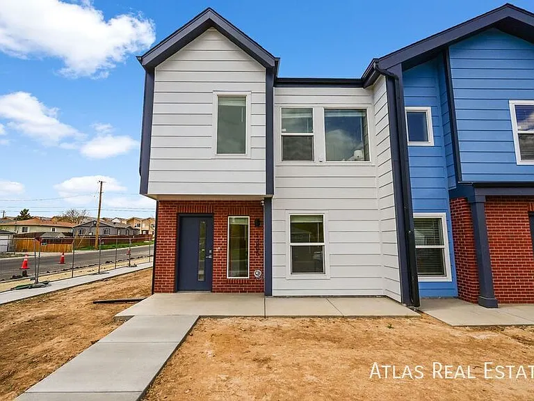 Akron Townhomes — Photo 2