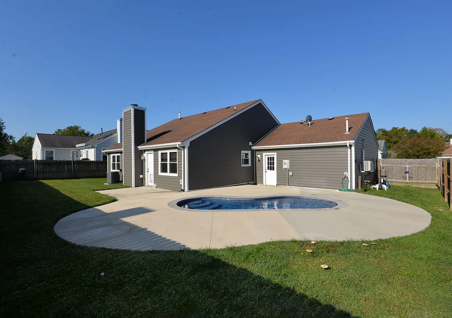 Ocean Lakes Ranch with an Inground-Pool — Photo 2